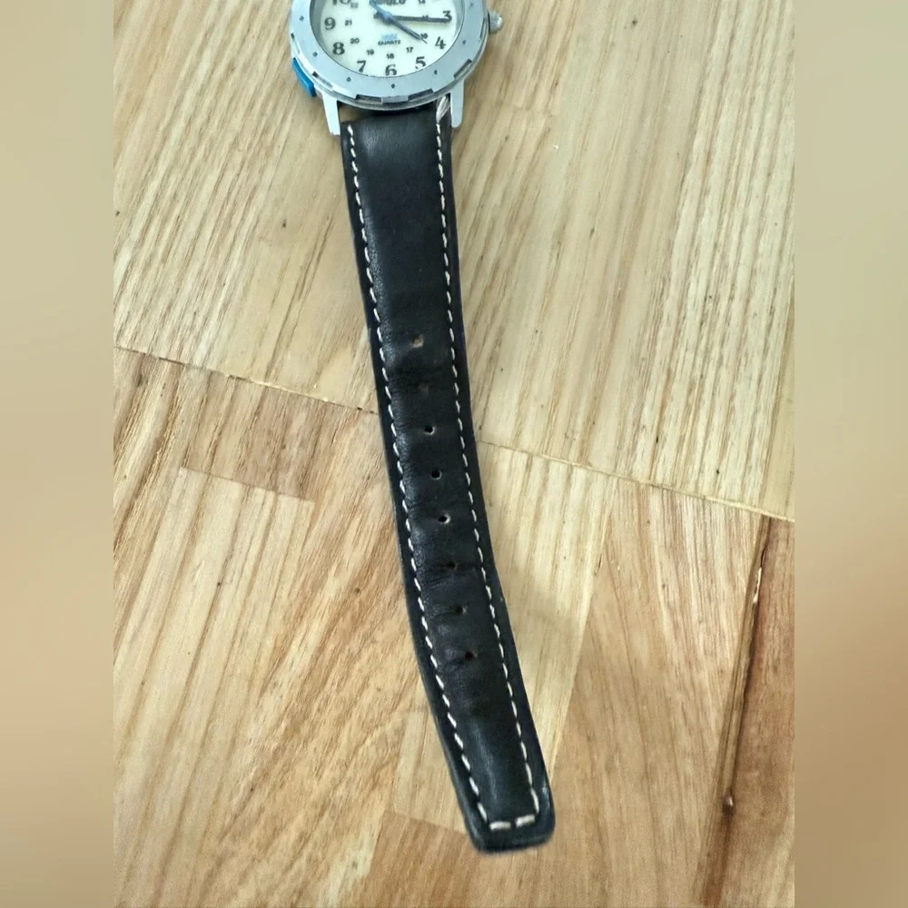 Vintage Timex silver tone black leather sports watch NEW BATTERY